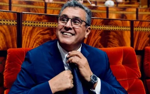 أخنوش يفخر: رفعنا مهارات الطلاب ثلاث مرات في اللغة الفرنسية ومرتين في العربية، وإصلاح التعليم خيار سيادي. والمعارضة تتهم الحكومة بتعطيل النظام التعليمي وفرنسَة المدرسة المغربية. أخنوش يفخر: رفعنا مهارات الطلاب ثلاث مرات في اللغة الفرنسية ومرتين في العربية، وإصلاح التعليم خيار سيادي. والمعارضة تتهم الحكومة بتعطيل النظام التعليمي وفرنسَة المدرسة المغربية.
