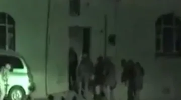أدوات غير عادية في مركز لتهريب المخدرات وجرائم شرق بغداد (صور)