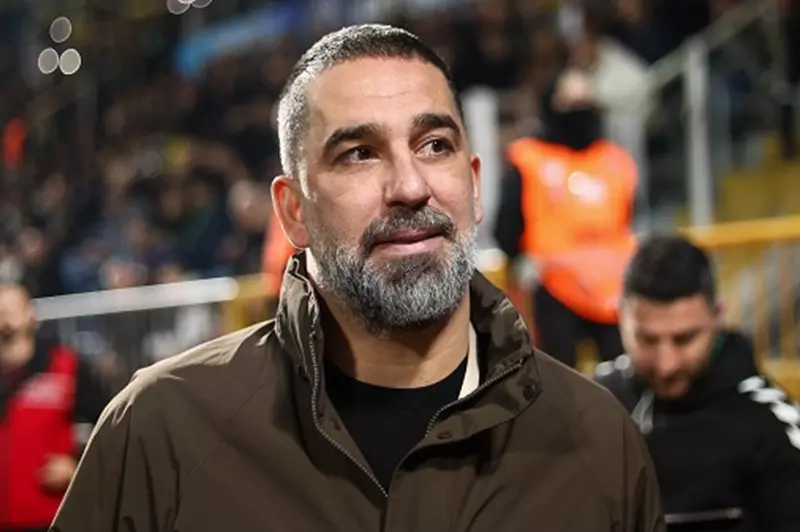 أردا توران يقود تدريب فريق شاختار الأوكراني أردا توران يقود تدريب فريق شاختار الأوكراني