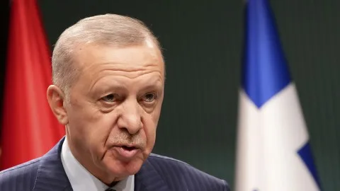 أردوغان: يجب على تنظيم “بي كي كي” أن يتخلى عن أسلحته بالكامل أردوغان: يجب على تنظيم “بي كي كي” أن يتخلى عن أسلحته بالكامل