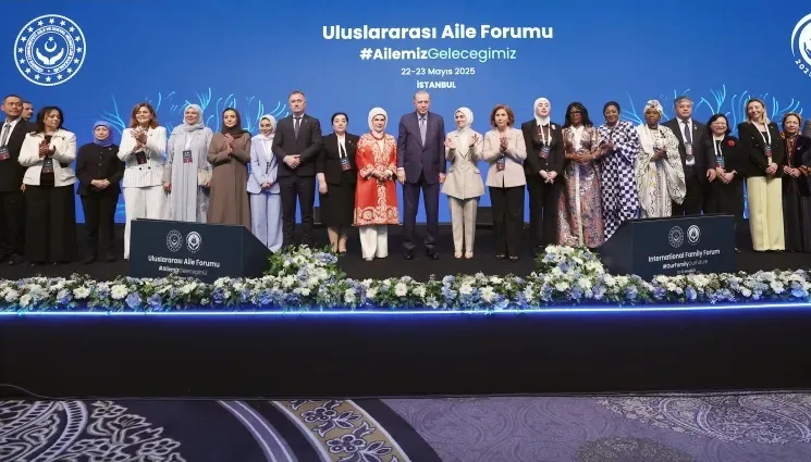 أردوغان يدعو الأتراك: يجب إنجاب 3 أطفال على الأقل أردوغان يدعو الأتراك: يجب إنجاب 3 أطفال على الأقل