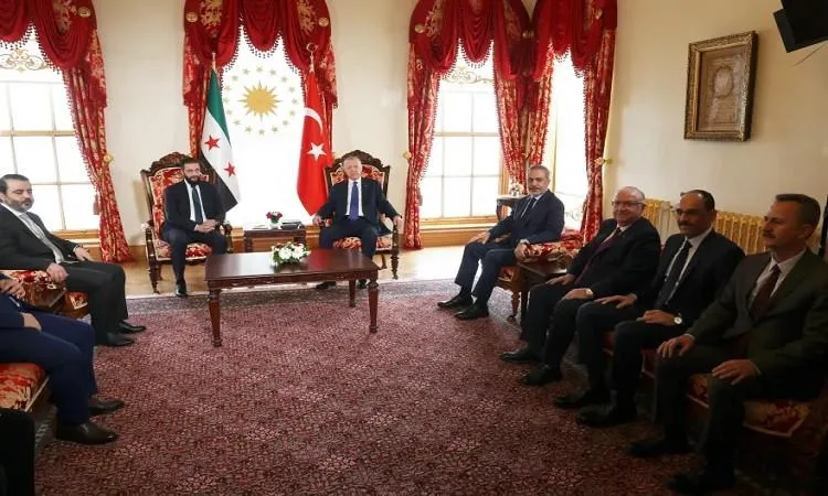 أردوغان يلتقي بالشخصيات الشرعية في إسطنبول أردوغان يلتقي بالشخصيات الشرعية في إسطنبول