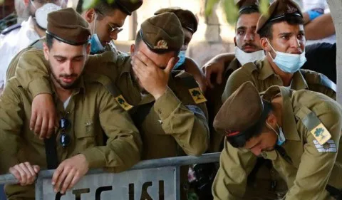 أرقام مثيرة للدهشة: 66 ألف إسرائيلي طلبوا المساعدة النفسية منذ بداية حرب الإبادة في غزة – مشاعر قلق وصدمات وغياب فرص العمل. أرقام مثيرة للدهشة: 66 ألف إسرائيلي طلبوا المساعدة النفسية منذ بداية حرب الإبادة في غزة – مشاعر قلق وصدمات وغياب فرص العمل.