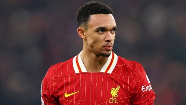 أرنولد: أمضيت 20 عامًا في ليفربول وحققت كل أحلامي.. قرار الرحيل لم يكن سهلًا