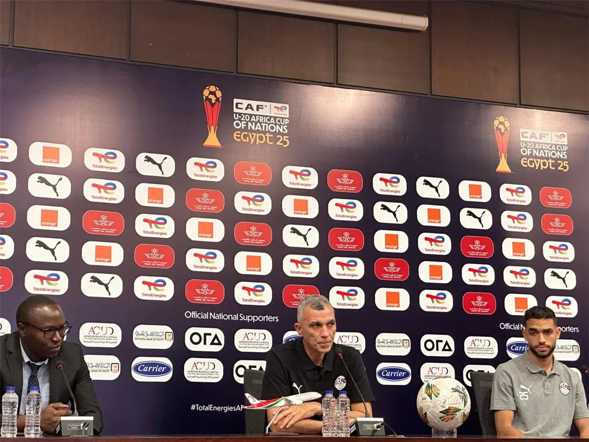 أسامة نبيه: تأهلنا لكأس العالم بفريق تم إعداده في 27 يومًا.. ونسعى لتحقيق الميدالية البرونزية أسامة نبيه: تأهلنا لكأس العالم بفريق تم إعداده في 27 يومًا.. ونسعى لتحقيق الميدالية البرونزية