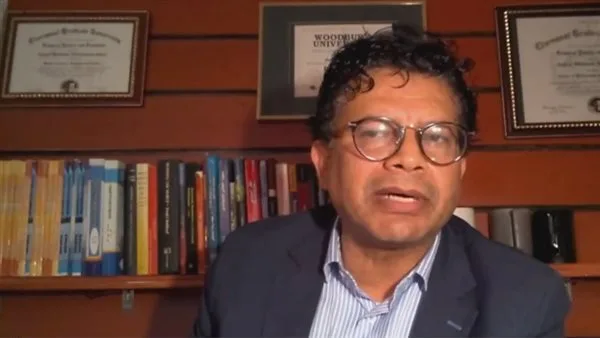 أستاذ العلاقات الدولية: النقاش المصري مع الولايات المتحدة هو الحل لمواجهة القضايا الإقليمية العالقة. أستاذ العلاقات الدولية: النقاش المصري مع الولايات المتحدة هو الحل لمواجهة القضايا الإقليمية العالقة.