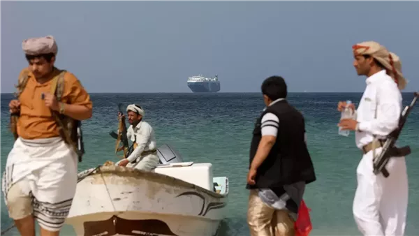 أستاذ علوم سياسية يكشف مكاسب الحوثيين وترامب من وقف إطلاق النار