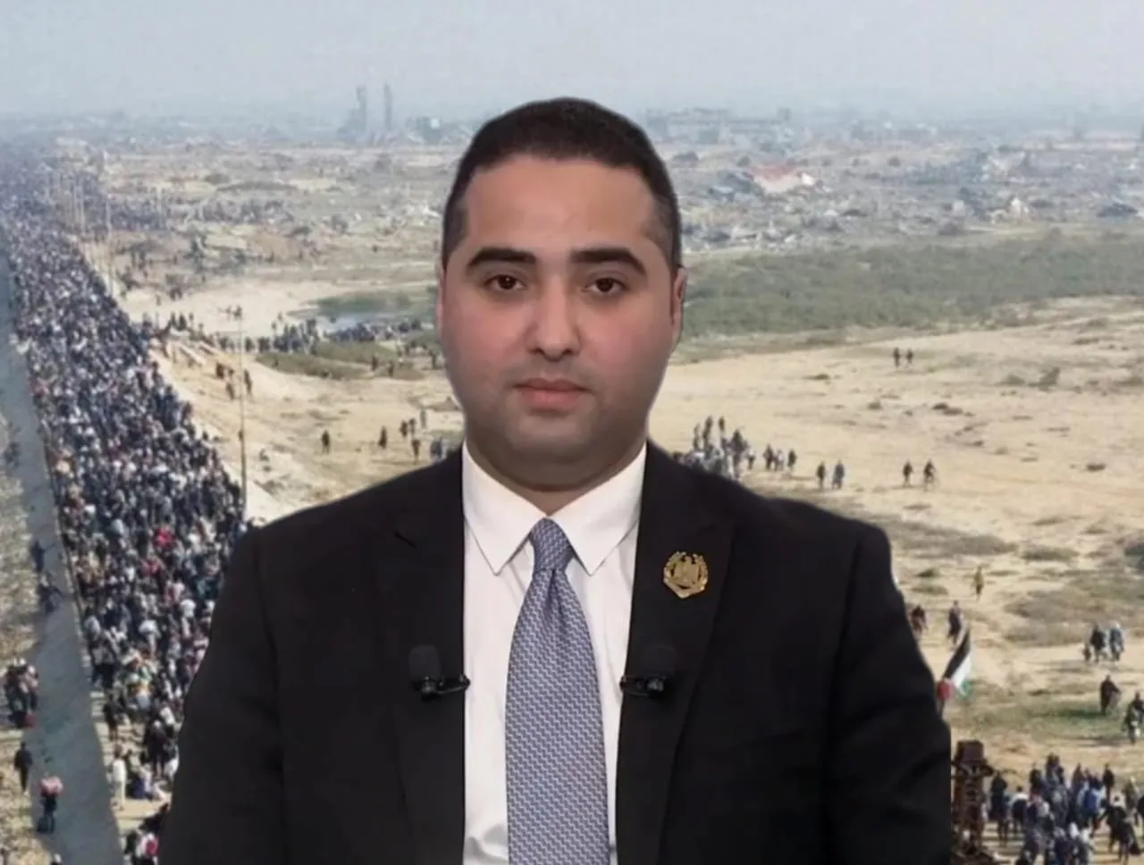 أستاذ في القانون الدولي يوضح: البيان الثلاثي يشكل نقطة تحول تاريخية في موقف الغرب والحاجة إلى فرض عقوبات فورية. أستاذ في القانون الدولي يوضح: البيان الثلاثي يشكل نقطة تحول تاريخية في موقف الغرب والحاجة إلى فرض عقوبات فورية.