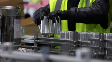 أسعار الجملة في الولايات المتحدة تشهد أضخم انخفاض شهري منذ جائحة كوفيد