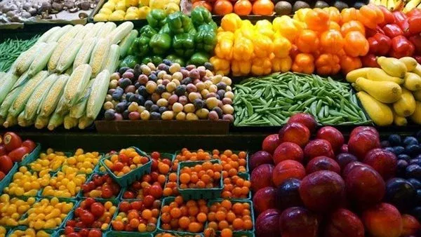 أسعار الخضراوات والفاكهة اليوم الجمعة 9 مايو 2025 في الفيوم