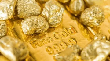 انخفاض أسعار الذهب في ختام التداولات، حيث خسر الأوقية 1.9% لتصل إلى 3300 دولار.