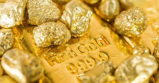 أسعار الذهب تنخفض مجددًا مع عمليات استرداد الأرباح وبلوغ الأوقية 3300 دولار أمريكي أسعار الذهب تنخفض مجددًا مع عمليات استرداد الأرباح وبلوغ الأوقية 3300 دولار أمريكي