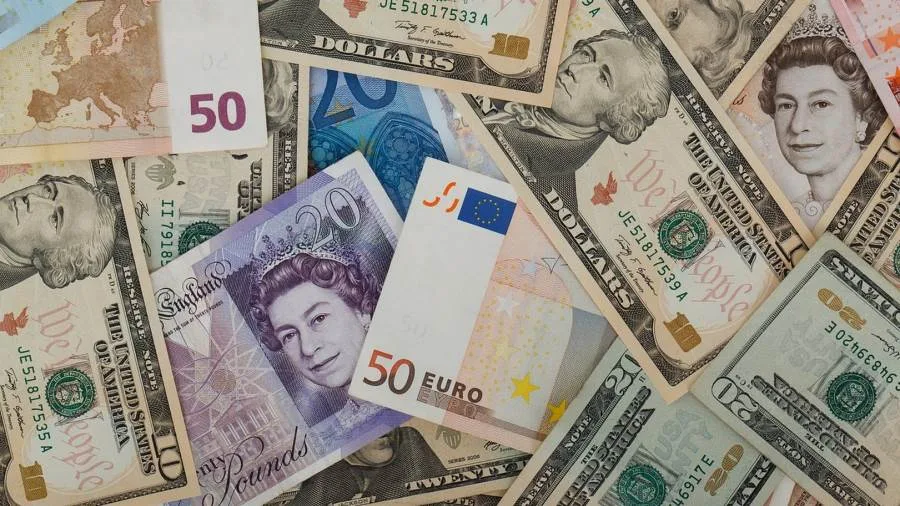 أسعار العملات اليوم الأربعاء: ارتفاع اليورو والجنيه الاسترليني واستقرار الريال السعودي