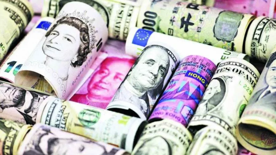 أسعار العملات لليوم الخميس: زيادة في قيمة اليورو والجنيه الإسترليني وانخفاض في الريال السعودي أسعار العملات لليوم الخميس: زيادة في قيمة اليورو والجنيه الإسترليني وانخفاض في الريال السعودي