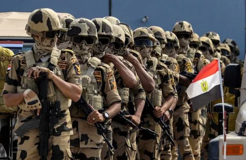 أسلحة وذخائر ومعدات متقدمة.. القوات المسلحة المصرية ت thwart خطة كبيرة تهدد أمن الوطن أسلحة وذخائر ومعدات متقدمة.. القوات المسلحة المصرية ت thwart خطة كبيرة تهدد أمن الوطن