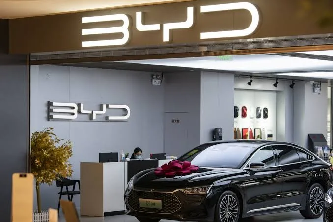 أسهم BYD تصل إلى مستويات تاريخية بفضل زيادة توقعات بنك سيتي نتيجة قوة الصادرات. أسهم BYD تصل إلى مستويات تاريخية بفضل زيادة توقعات بنك سيتي نتيجة قوة الصادرات.