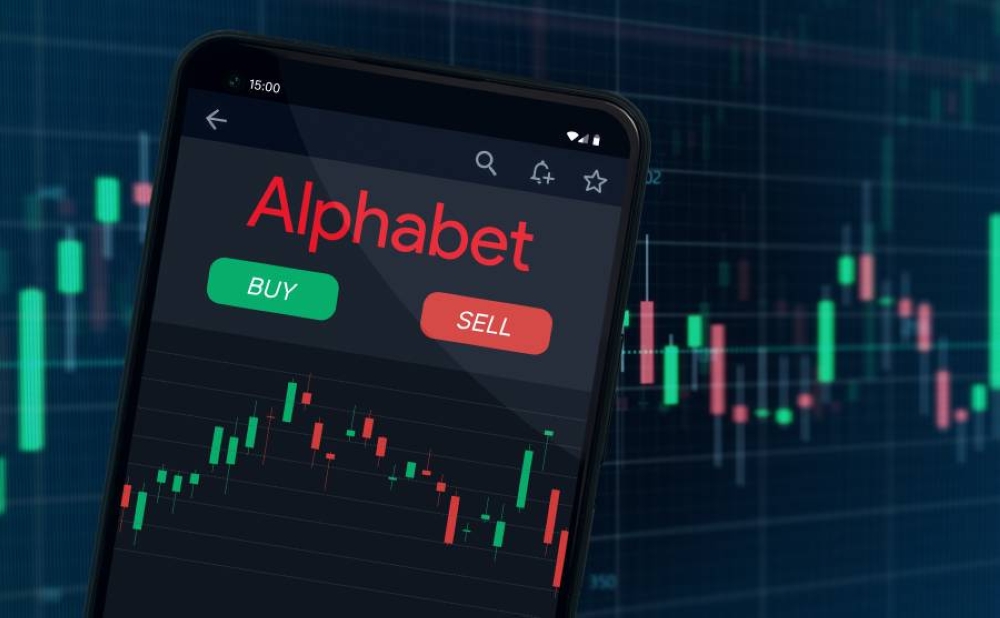 أسهم «ألفابت» ترتفع مع زيادة رهانات الذكاء الاصطناعي في قوة الإعلانات