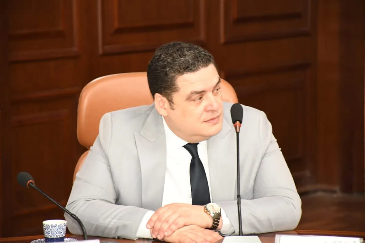 أشرف صبحي يعلن إنشاء أكبر صالة سلاح ببني سويف قريبًا