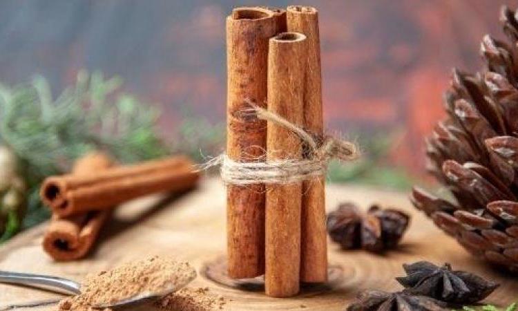 أطباء: رش القرفة على الطعام اوالقهوة يقلل فعالية الأدويه