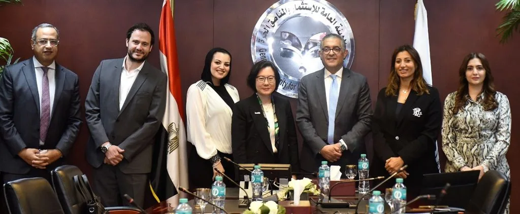 ألفا لاو: الشركات الصينية ترغب في استثمار أموالها في مصر من خلال صناديق هونغ كونغ. ألفا لاو: الشركات الصينية ترغب في استثمار أموالها في مصر من خلال صناديق هونغ كونغ.