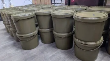 أمانة جدة تكتشف متجرًا يخزن معسلًا غير معروف المصدر خلف حائط سري في حي البلد