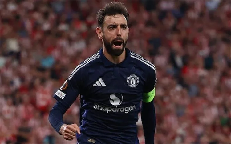 أموريم يحسم موقف مانشستر يونايتد من بيع برونو فرنانديز إلى الهلال السعودي