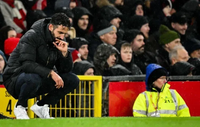 أموريم يدعو مشجعي مانشستر يونايتد إلى التمسك بالأمل في المستقبل أموريم يدعو مشجعي مانشستر يونايتد إلى التمسك بالأمل في المستقبل