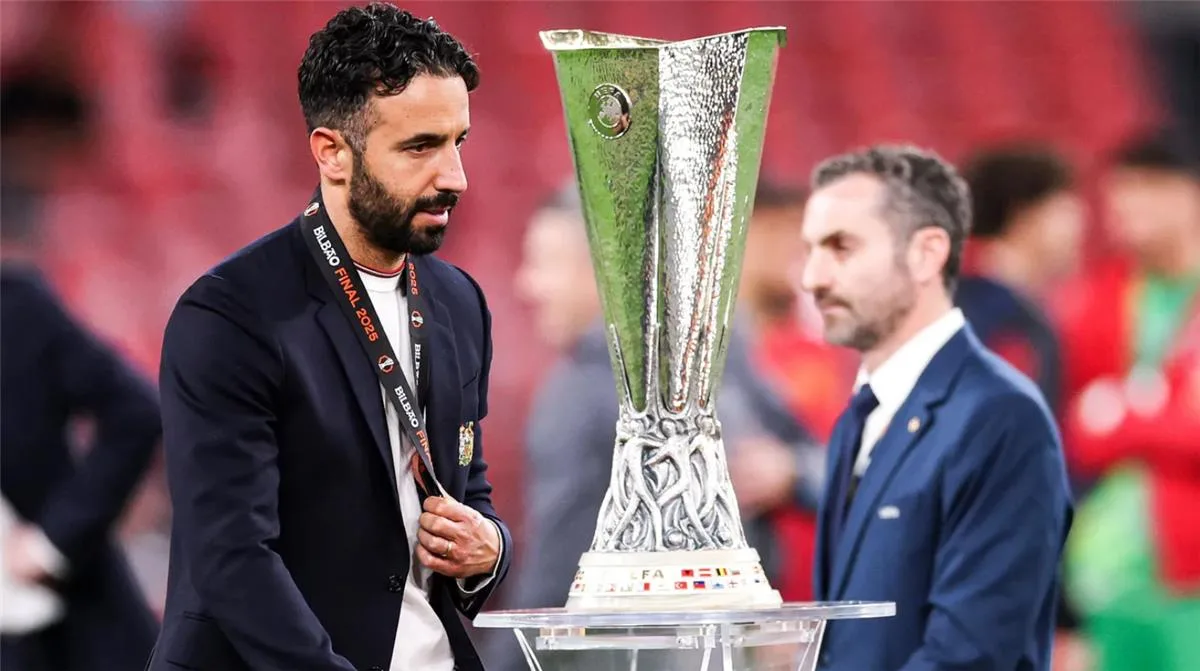 أموريم يوبخ لاعب مانشستر يونايتد أمام رفاقه: “ت祈َل الله أن تجد فريقًا يتعاقد معك” أموريم يوبخ لاعب مانشستر يونايتد أمام رفاقه: “ت祈َل الله أن تجد فريقًا يتعاقد معك”