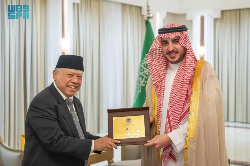 أمير الجوف يستقبل السفير الإندونيسي في المملكة العربية السعودية أمير الجوف يستقبل السفير الإندونيسي في المملكة العربية السعودية