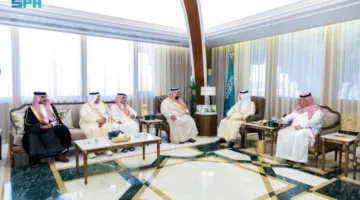 أمير الشرقية يطلق مبادرة “خدمتكم” بفخر واعتزاز لتقديم الخدمات لضيوف الرحمن القادمين للمملكة عبر منافذ المنطقة.