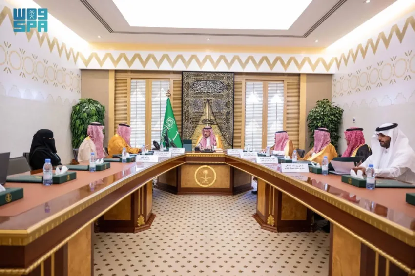 أمير القصيم يترأس اجتماعًا لمراجعة مبادرات المركز الوطني للنخيل والتمور أمير القصيم يترأس اجتماعًا لمراجعة مبادرات المركز الوطني للنخيل والتمور