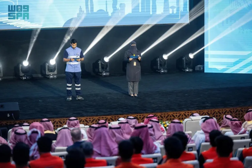 أمير القصيم يفتتح حفل تخريج 400 متدرب ومتدربة من معهد سرب لتعزيز قطاع النقل السككي في المملكة