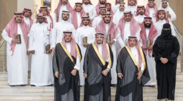 أمير القصيم يكرّم 36 موظفًا من موظفي الإمارة بجائزة الموظف المتميز في دورتها الثامنة.