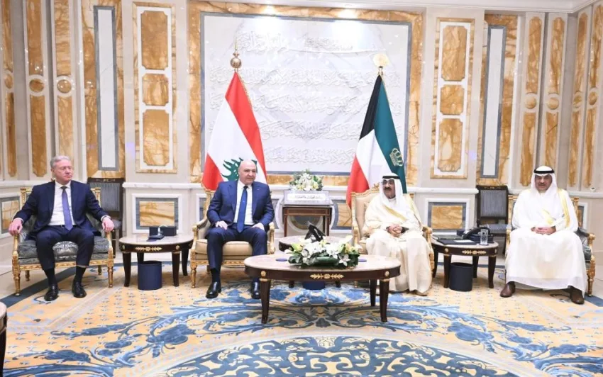 أمير الكويت ورئيس لبنان يناقشان التطورات الإقليمية والدولية.