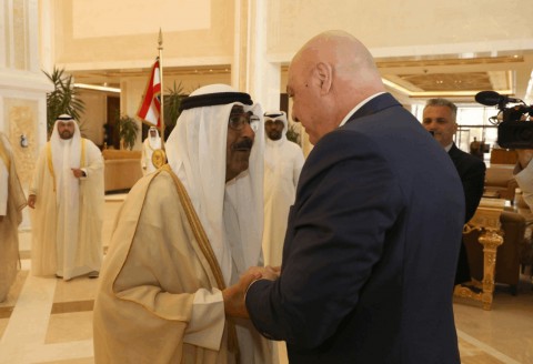 أمير الكويت يعلن زيادة مستوى التمثيل الدبلوماسي مع لبنان أمير الكويت يعلن زيادة مستوى التمثيل الدبلوماسي مع لبنان