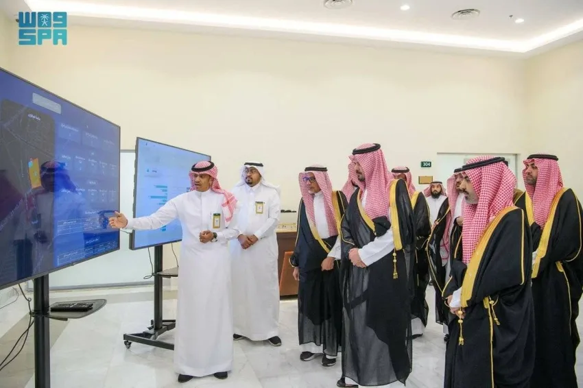 أمير المدينة المنورة يزور مركز استقبال الحجاج على طريق الهجرة أمير المدينة المنورة يزور مركز استقبال الحجاج على طريق الهجرة