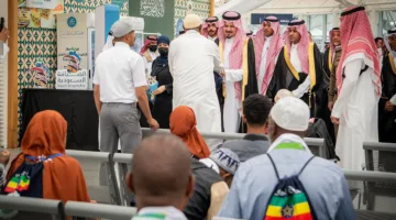أمير المدينة المنورة يطلع على سير العمل في محطة قطار الحرمين السريع