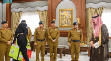 أمير المدينة المنورة يلتقي بالمدير العام للدفاع المدني