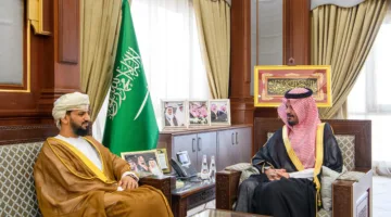 أمير المدينة المنورة يلتقي رئيس بعثة الحج من عمان