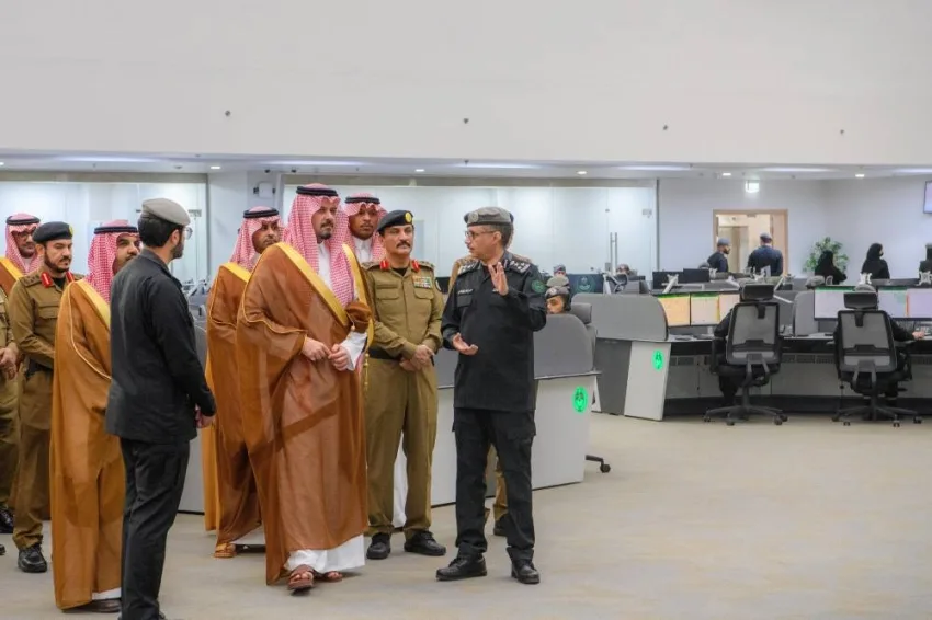 أمير المدينة يزور مركز العمليات الأمنية الموحد (911) أمير المدينة يزور مركز العمليات الأمنية الموحد (911)