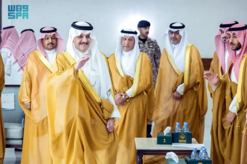 أمير المنطقة الشرقية يشرف على تدشين مشروع مجتمع الذوق بالتعاون مع هيئة تطوير المنطقة الشرقية أمير المنطقة الشرقية يشرف على تدشين مشروع مجتمع الذوق بالتعاون مع هيئة تطوير المنطقة الشرقية