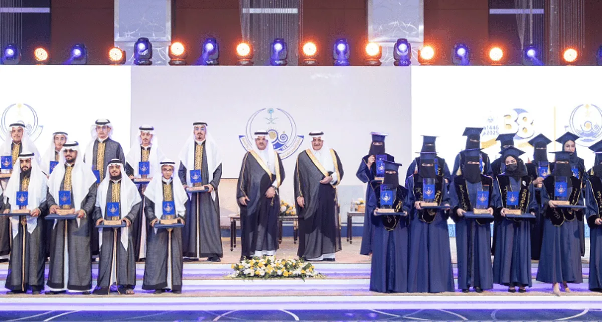 أمير تبوك يفتتح حفل توزيع جوائز التفوق العلمي والتميز في نسختها الثامنة والثلاثين أمير تبوك يفتتح حفل توزيع جوائز التفوق العلمي والتميز في نسختها الثامنة والثلاثين