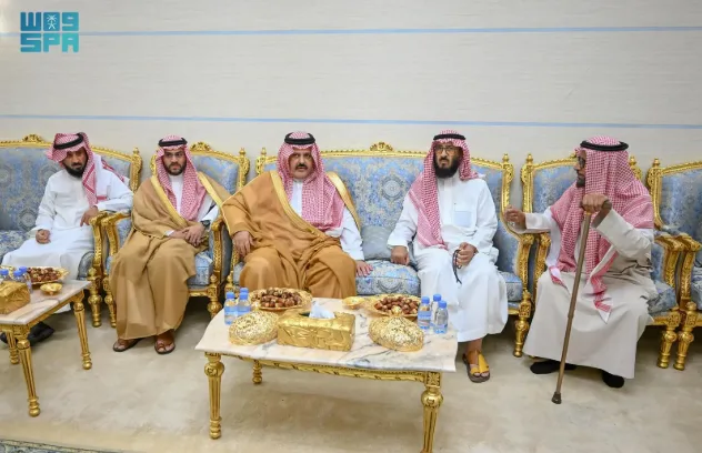 أمير منطقة حائل ونائبه يزوران أسرة الباتع لتقديم التعازي في وفاة والدتهم أمير منطقة حائل ونائبه يزوران أسرة الباتع لتقديم التعازي في وفاة والدتهم