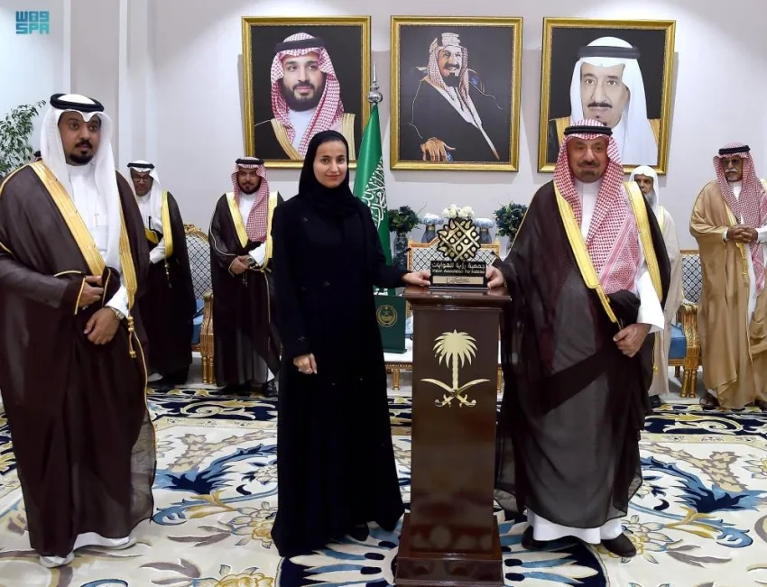 أمير نجران يحتفي بتكريم مجموعة من المتميزين والموهوبين في المنطقة. أمير نجران يحتفي بتكريم مجموعة من المتميزين والموهوبين في المنطقة.