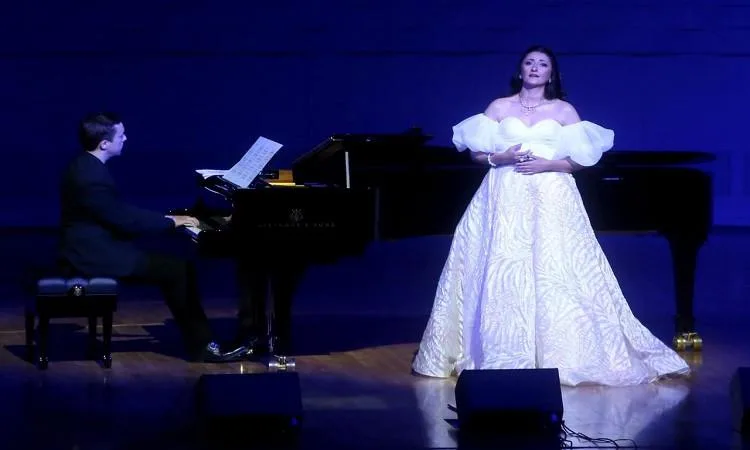 أميرة سليم تقدم عرضها الأول في دار الأوبرا بالعاصمة الإدارية.