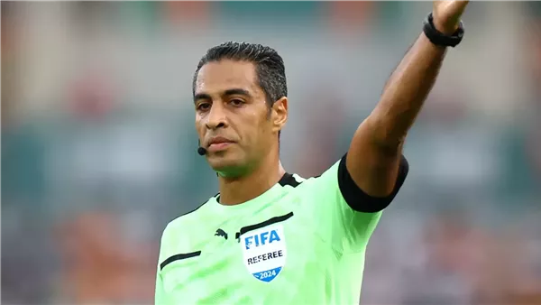 أمين عمر يُدير مباراة الأهلي وفاركو ومشرف معروف لمواجهة بيراميدز وسيراميكا كليوباترا (خاص)