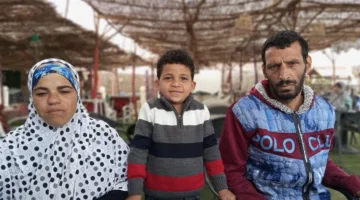 أنقذوا ابني، فقد يسقط مني.. حارس عمارة يتوسل لعلاج طفله بعد سقوط المصعد على رأسه