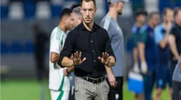 أهلي جدة يوضح موقفه بشأن رحيل مدربه