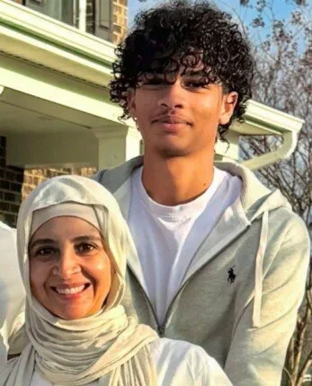 «أوقات عائلية».. حنان ترك تجذب انتباه معجبيها وتتصدر الترند «أوقات عائلية».. حنان ترك تجذب انتباه معجبيها وتتصدر الترند