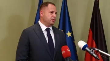 أوكرانيا تعلن استعدادها للتفاوض مع روسيا بشرط وجود “حوار إيجابي”